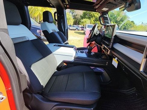Used 2025 GMC Hummer EV 2X image 19
