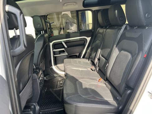 Used 2023 Land Rover Defender 110 X-Dynamic SE AWD/4WD image 25