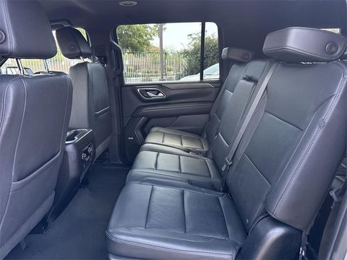 Used 2023 Chevrolet Suburban Z71 image 23