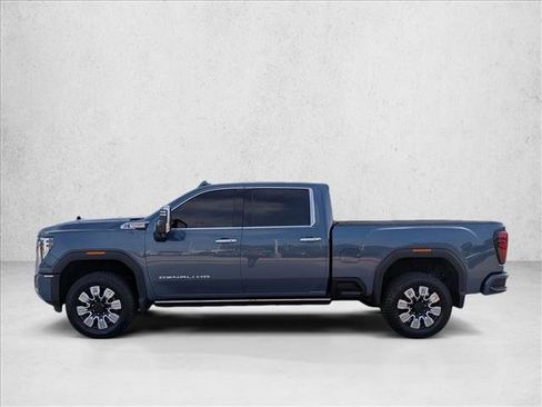 Used 2025 GMC Sierra 3500 Denali w/ Denali Reserve Package image 9