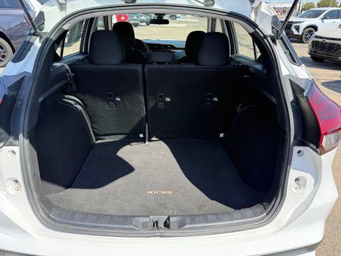 Used 2021 Nissan Kicks SV FWD image 35