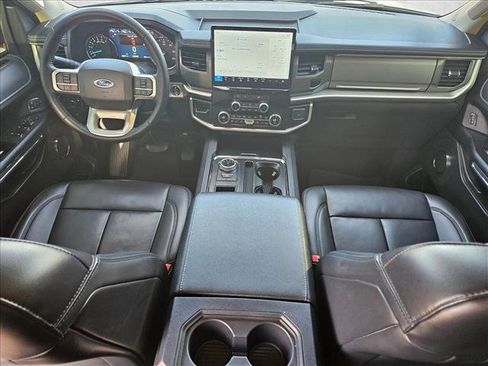 Used 2024 Ford Expedition XLT image 20