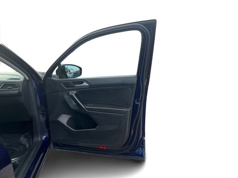 Used 2021 Volkswagen Tiguan SE image 22