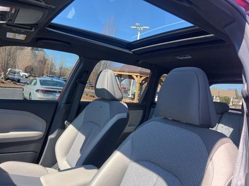 Used 2025 Subaru Forester Premium w/ Convenience Package #2 image 9