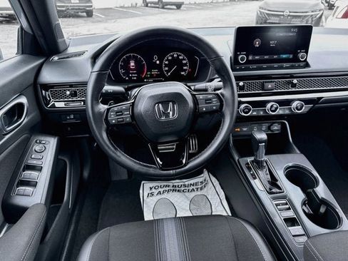 Used 2025 Honda Civic Sport image 17