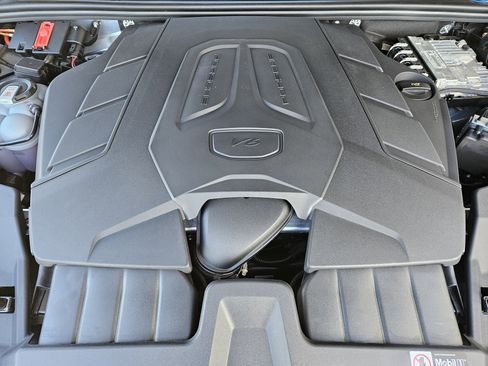 Certified 2025 Porsche Cayenne image 30