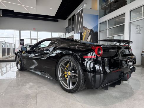 Used 2016 Ferrari 488 GTB image 4