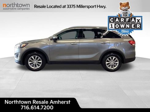 Used 2016 Kia Sorento FWD w/ LX Convenience Package image 2