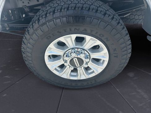 Used 2022 Ford F250 XLT w/ FX4 Off-Road Package AWD/4WD image 14