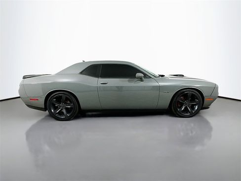 Used 2018 Dodge Challenger R/T Plus image 9