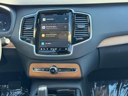 Used 2025 Volvo XC90 B6 Ultra image 14