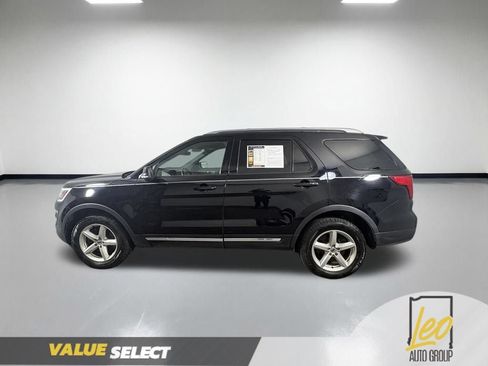 Used 2016 Ford Explorer XLT w/ Equipment Group 202A AWD/4WD image 2