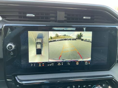 Used 2024 GMC Sierra 2500 AT4 AWD/4WD image 15
