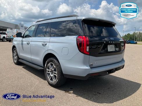 Used 2025 Ford Expedition Active AWD/4WD image 23