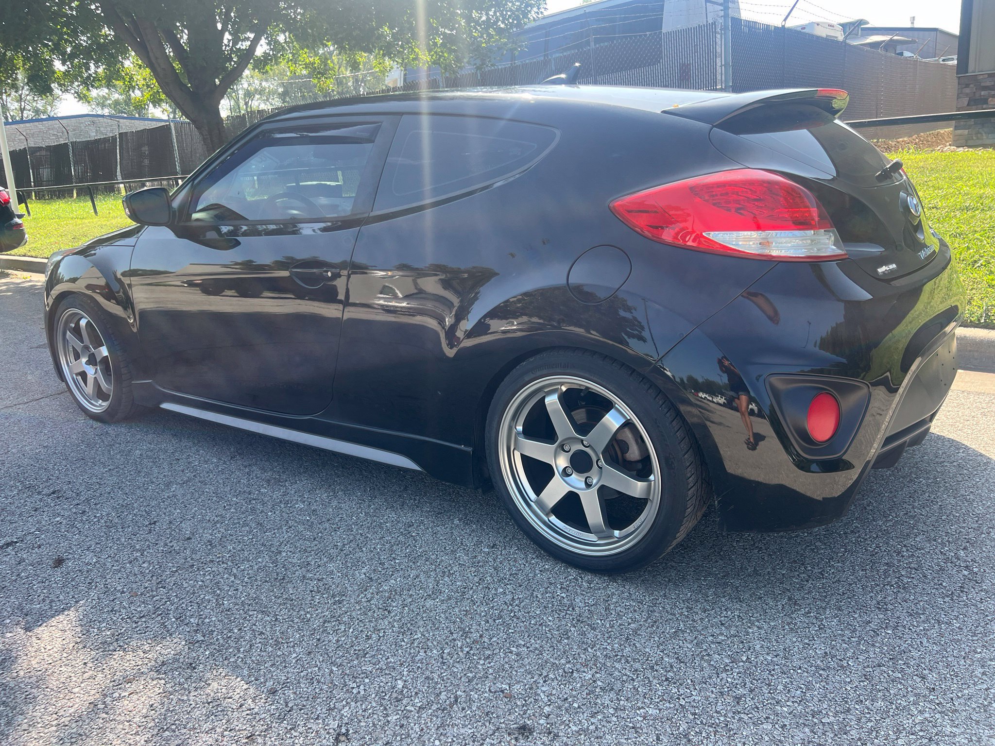 Used 2016 Hyundai Veloster Turbo FWD image 7