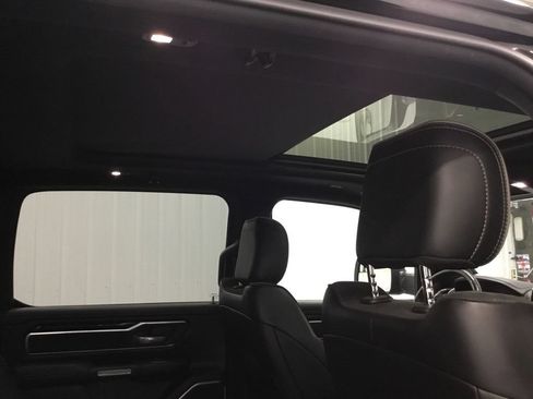 Used 2019 RAM 1500 Laramie AWD/4WD image 37