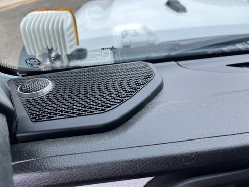 Used 2024 Jeep Wrangler Willys image 27