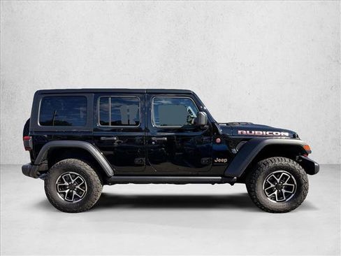 Used 2024 Jeep Wrangler Unlimited Rubicon w/ Technology Group image 7
