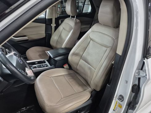 Used 2023 Ford Explorer Limited AWD/4WD image 20