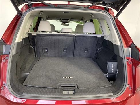 Used 2024 Nissan Rogue SV image 6