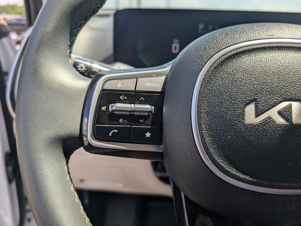 Used 2025 Kia Sorento S FWD image 21
