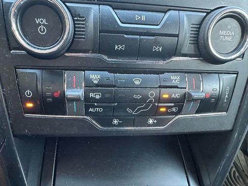 Used 2019 Ford Explorer XLT w/ Equipment Group 202A image 18