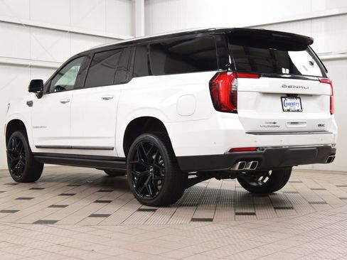 Used 2025 GMC Yukon XL Denali Ultimate w/ LPO, Floor Liner Package AWD/4WD image 6