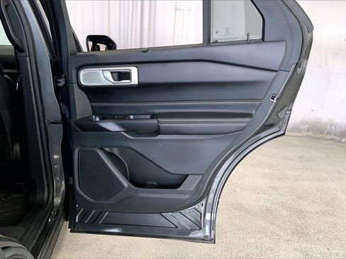 Used 2020 Ford Explorer ST w/ ST Street Pack image 23