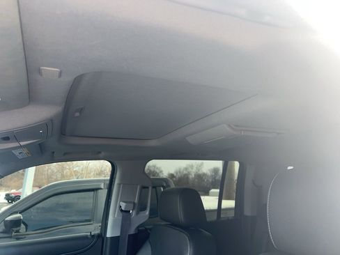 Used 2017 Chevrolet Suburban Premier image 12