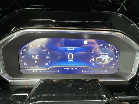 Used 2022 Chevrolet Silverado 1500 LT Trail Boss w/ LT Trail Boss Premium Package image 12