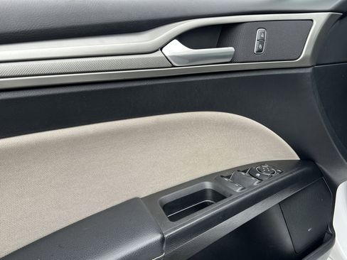 Used 2017 Ford Fusion S image 15