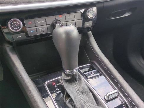 Used 2024 Jeep Compass Latitude image 8