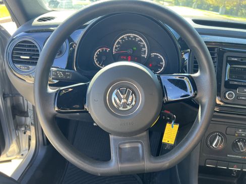 Used 2014 Volkswagen Beetle 2.5 image 16