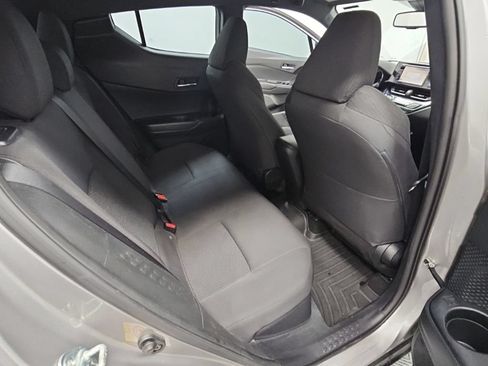 Used 2018 Toyota C-HR XLE FWD image 30