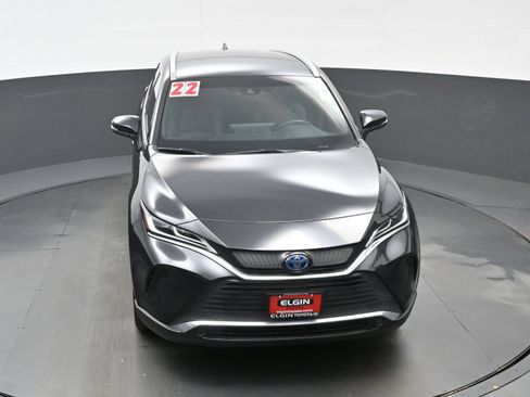 Used 2022 Toyota Venza XLE AWD/4WD image 18