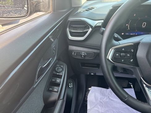 Used 2024 Chevrolet TrailBlazer LT w/ Convenience Package image 23