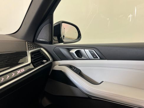 Used 2024 BMW X5 xDrive40i w/ M Sport Package image 30