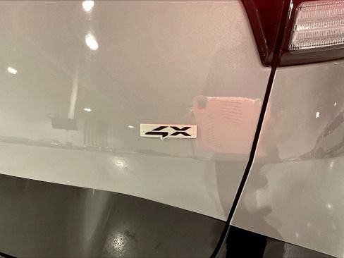 Used 2025 Kia Sportage SX image 24