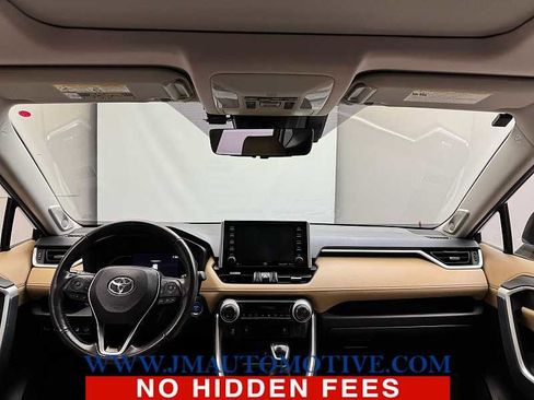 Used 2020 Toyota RAV4 Limited image 12