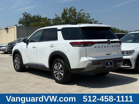 Used 2026 Nissan Pathfinder SL FWD image 9