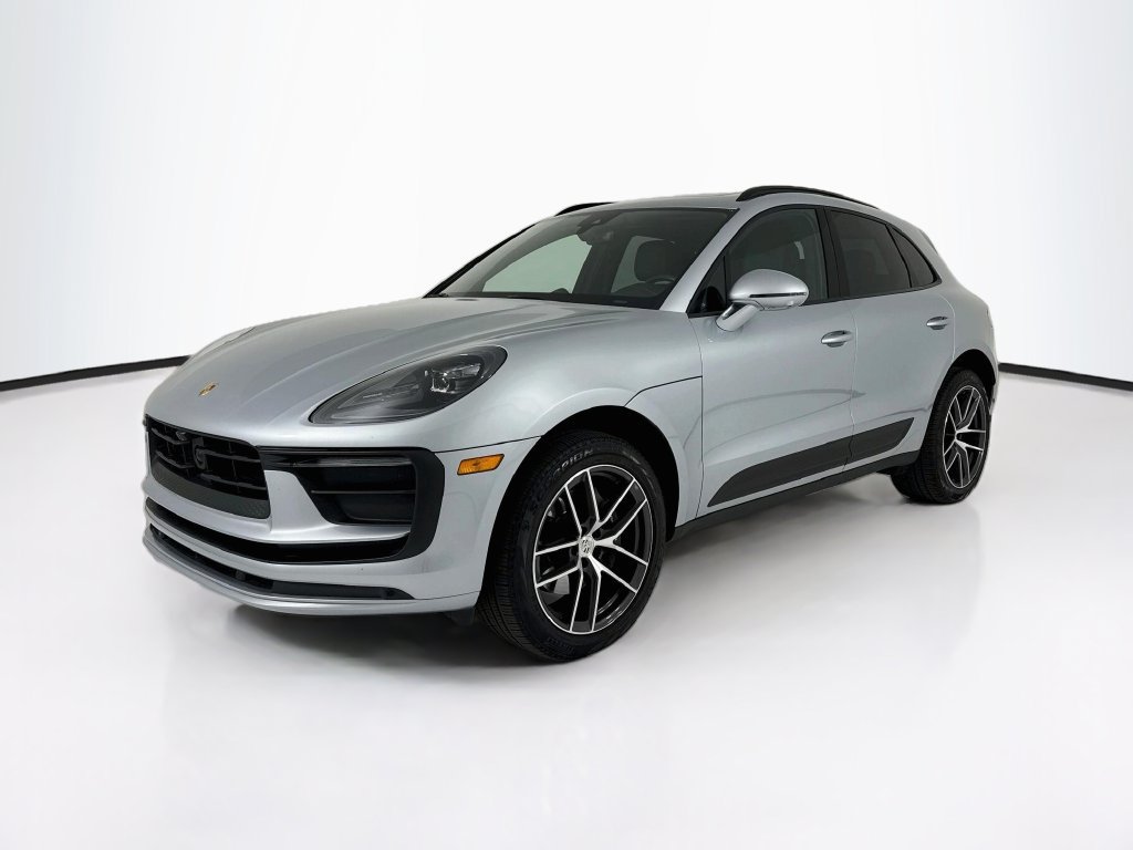 Certified 2025 Porsche Macan AWD/4WD image 1