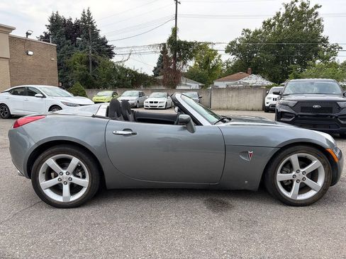 Used 2006 Pontiac Solstice Convertible w/ Power Package RWD image 4