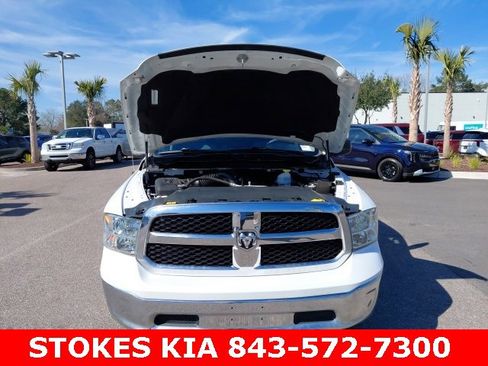 Used 2021 RAM 1500 Classic SLT image 9