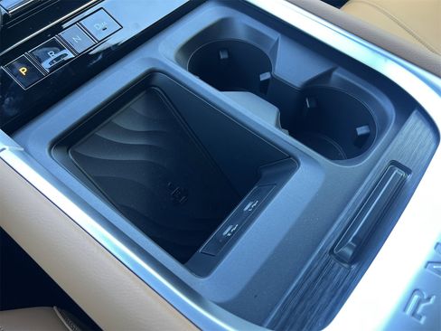 New 2025 Nissan Armada SL w/ Captain's Chari Seat Package image 10