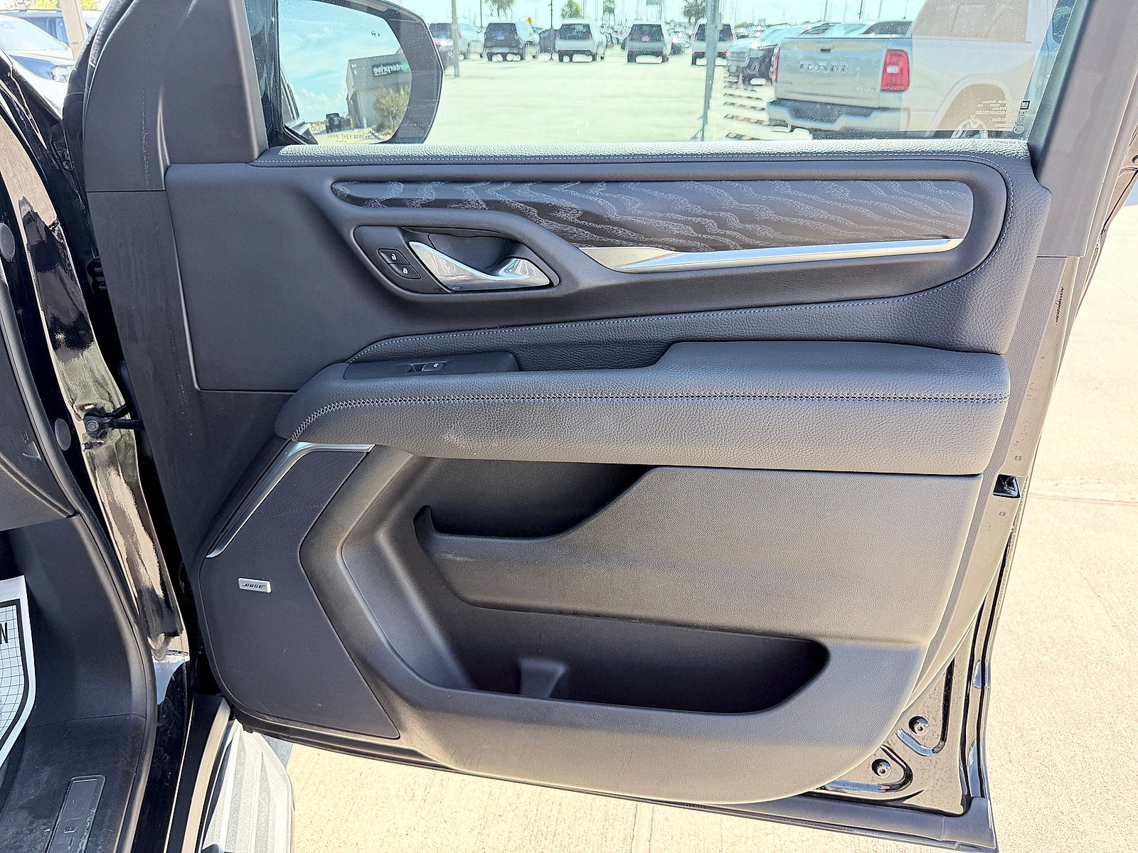 Used 2024 GMC Yukon Denali AWD/4WD image 14