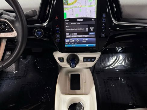 Used 2019 Toyota Prius Prime Premium image 3
