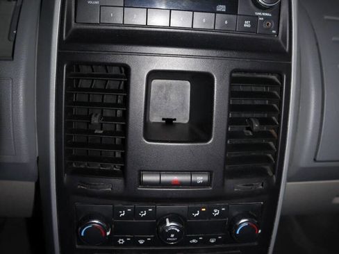 Used 2010 Dodge Grand Caravan SE w/ Climate Group image 37