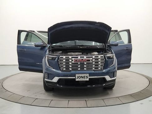Used 2024 GMC Acadia Denali w/ Super Cruise Package FWD image 11