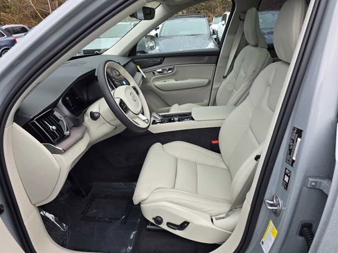 New 2026 Volvo XC90 B6 Ultra w/ Protection Package image 20