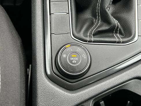 Used 2024 Volkswagen Tiguan S image 27